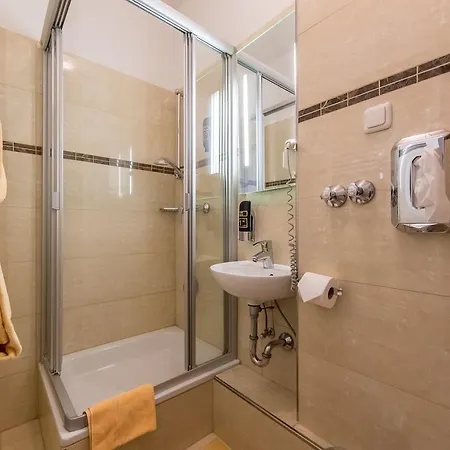 Expo Frankfurt Centre - Self Check-in Hotel 3*