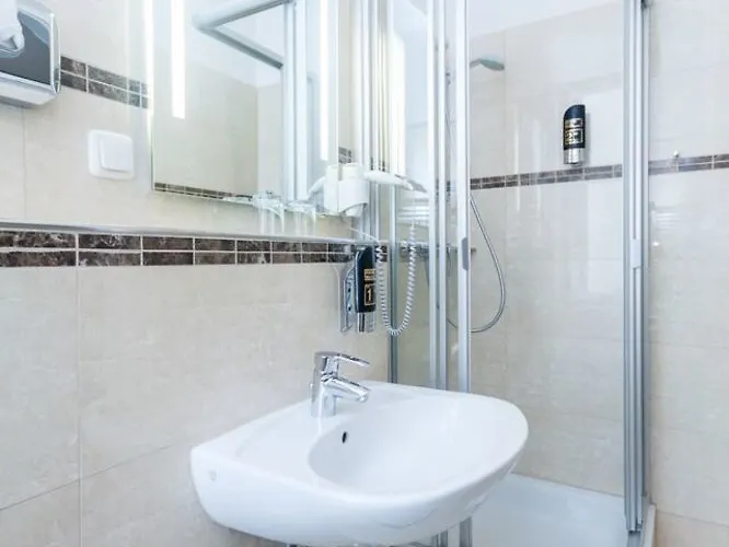 Expo Frankfurt Centre - Self Check-in Hotel 3*